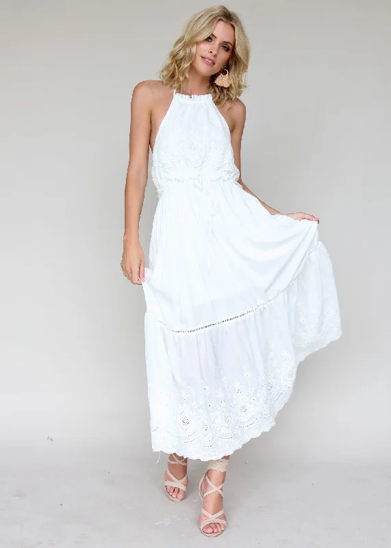 Working Wisdom Halter Maxi - White Best maxi dresses for curvy figures